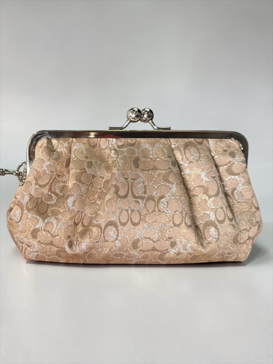 Coach Handbags - Vintage Coach Optic Mini Signature Lurex Framed Kisslock Clutch, Champagne 🥂